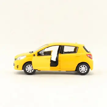 Vroče 1:36 Toyota Yaris/Vitz zlitine model,simulirano vlivanju potegnite nazaj, vrata,darilo za rojstni dan igrače za otroke,brezplačna dostava