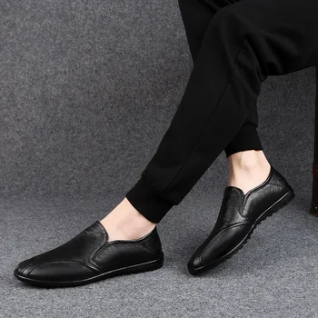Velika velikost 47 Moški Usnjeni čevlji Moccasins Slip-on Loafers Šivanje Design Moški Dihanje loafers stanovanj Poletni Čevlji moški L5