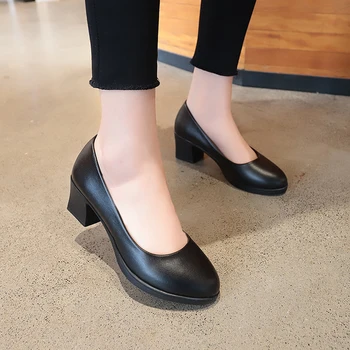 Urad dama klasičnih črno usnje črpalke 2019 pomlad 5 cm kvadrat petah zdrsne na delovni čevlji ženska priložnostne vse tekme sandali